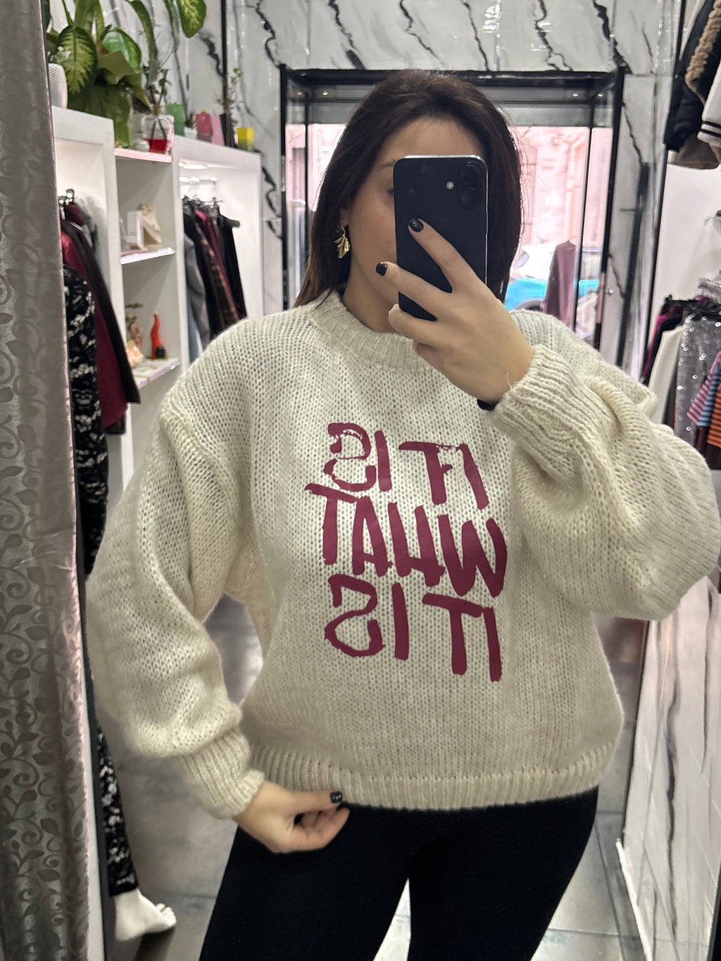 Maglioncino e ciò che è