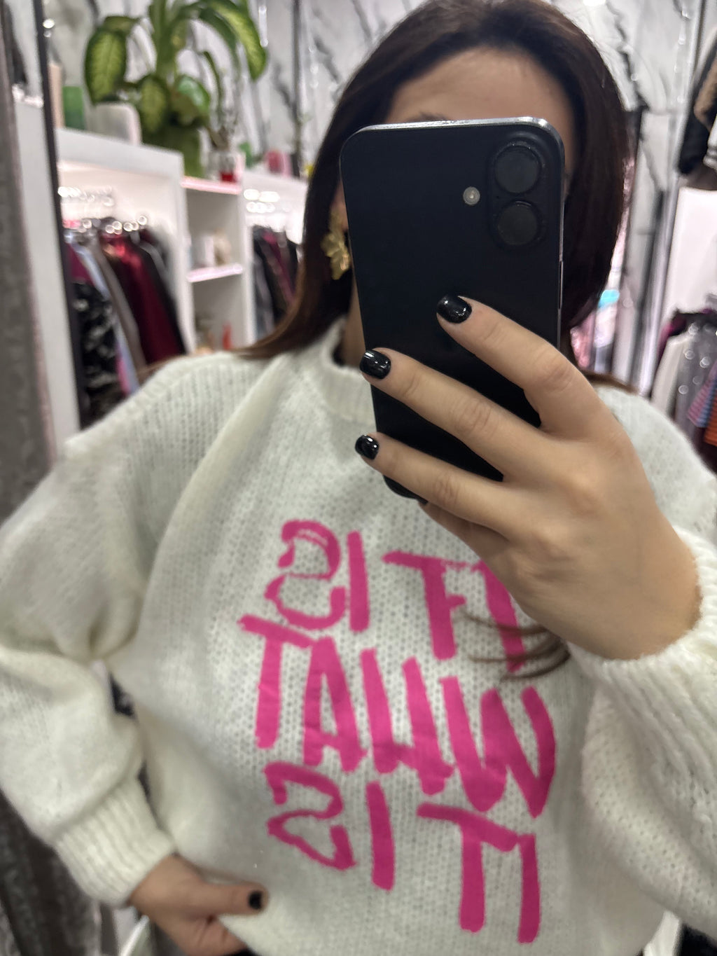 Maglioncino e ciò che è